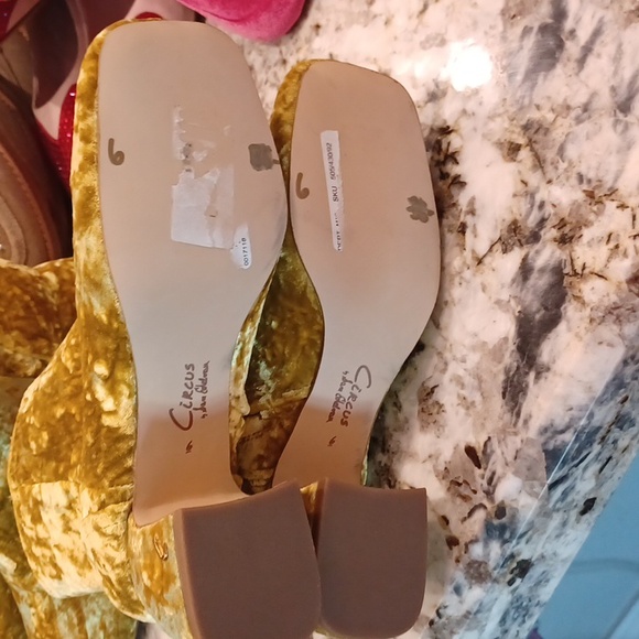 NEW Circus by Sam Edelman NY Ozzie Crushed Velvet Ankle Booties SZ 6 & 9.5 - Picture 15 of 15
